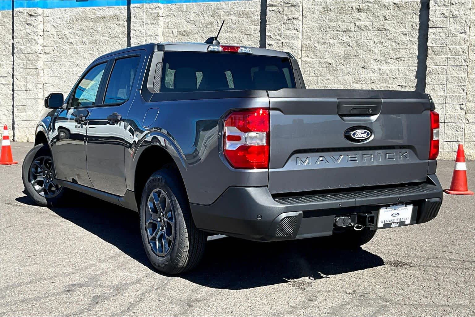 View vehicle photo 4