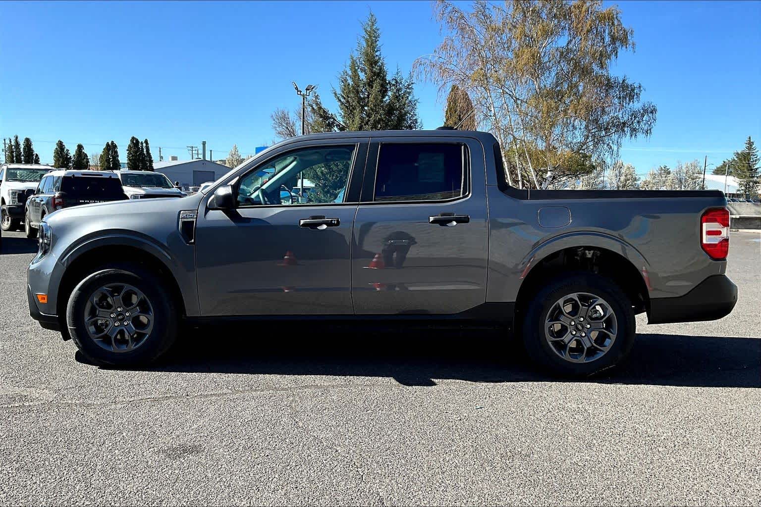 View vehicle photo 3