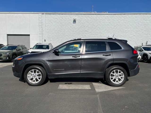 Used 2016 Jeep Cherokee Latitude with VIN 1C4PJMCSXGW105054 for sale in Fresno, CA