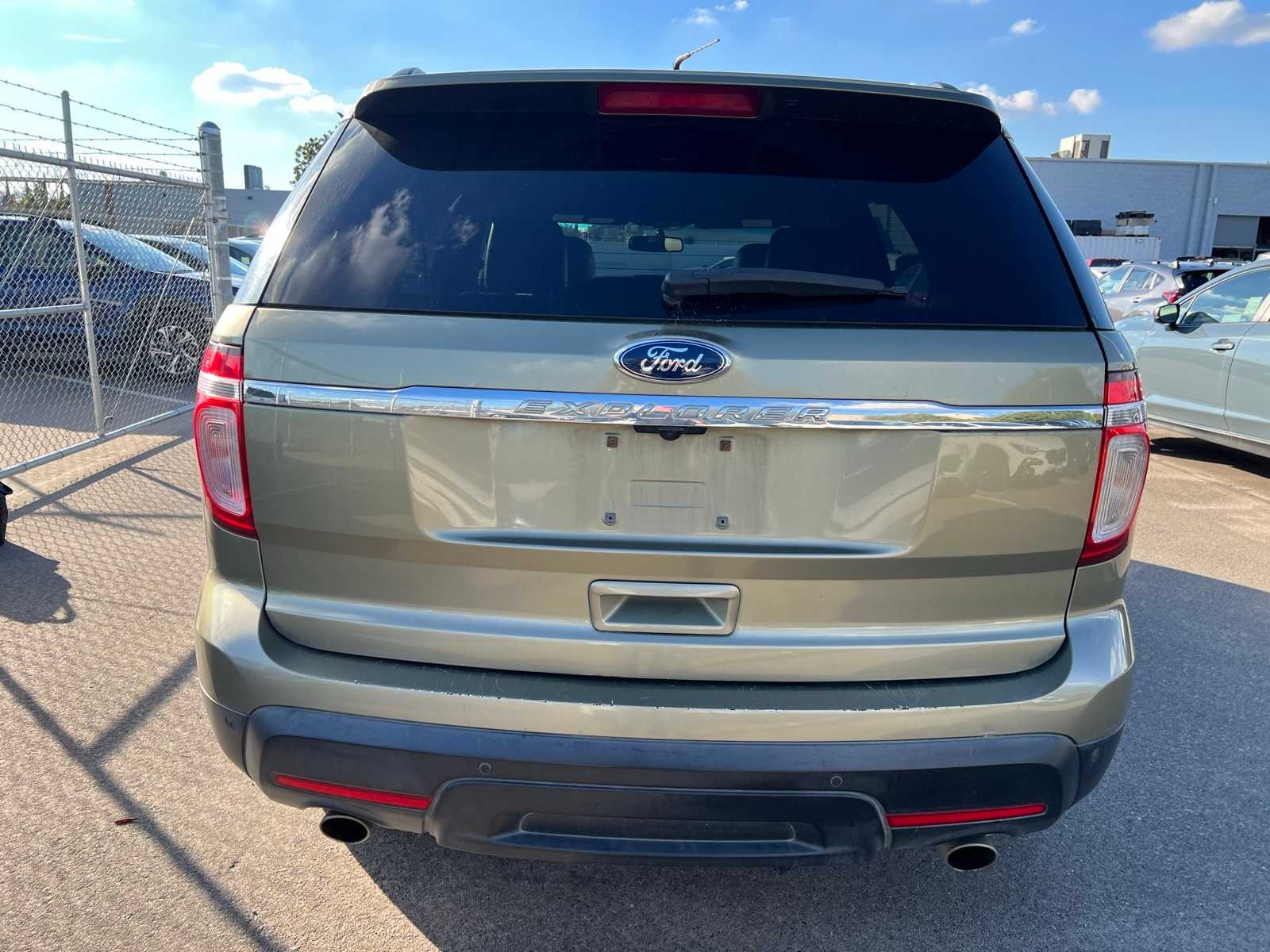 2012 Ford Explorer XLT photo 4