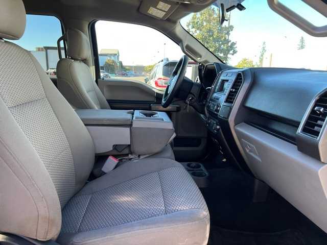 2017 Ford F-150 XLT 4WD SuperCrew 5.5 Box 26