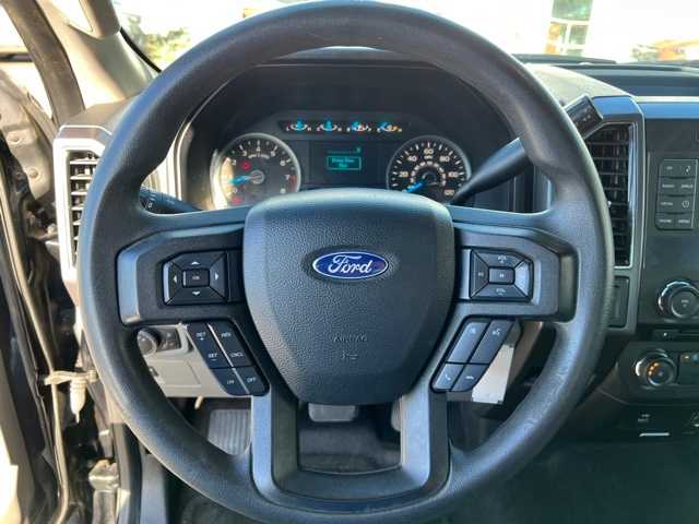 2017 Ford F-150 XLT 4WD SuperCrew 5.5 Box 29