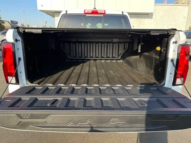 2023 Chevrolet Colorado 2WD LT Crew Cab 8