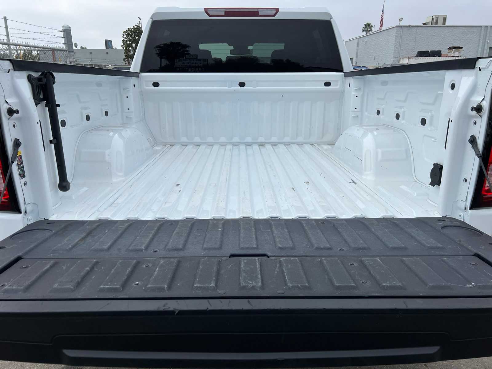 2025 Gmc Sierra 1500 SLT photo 4