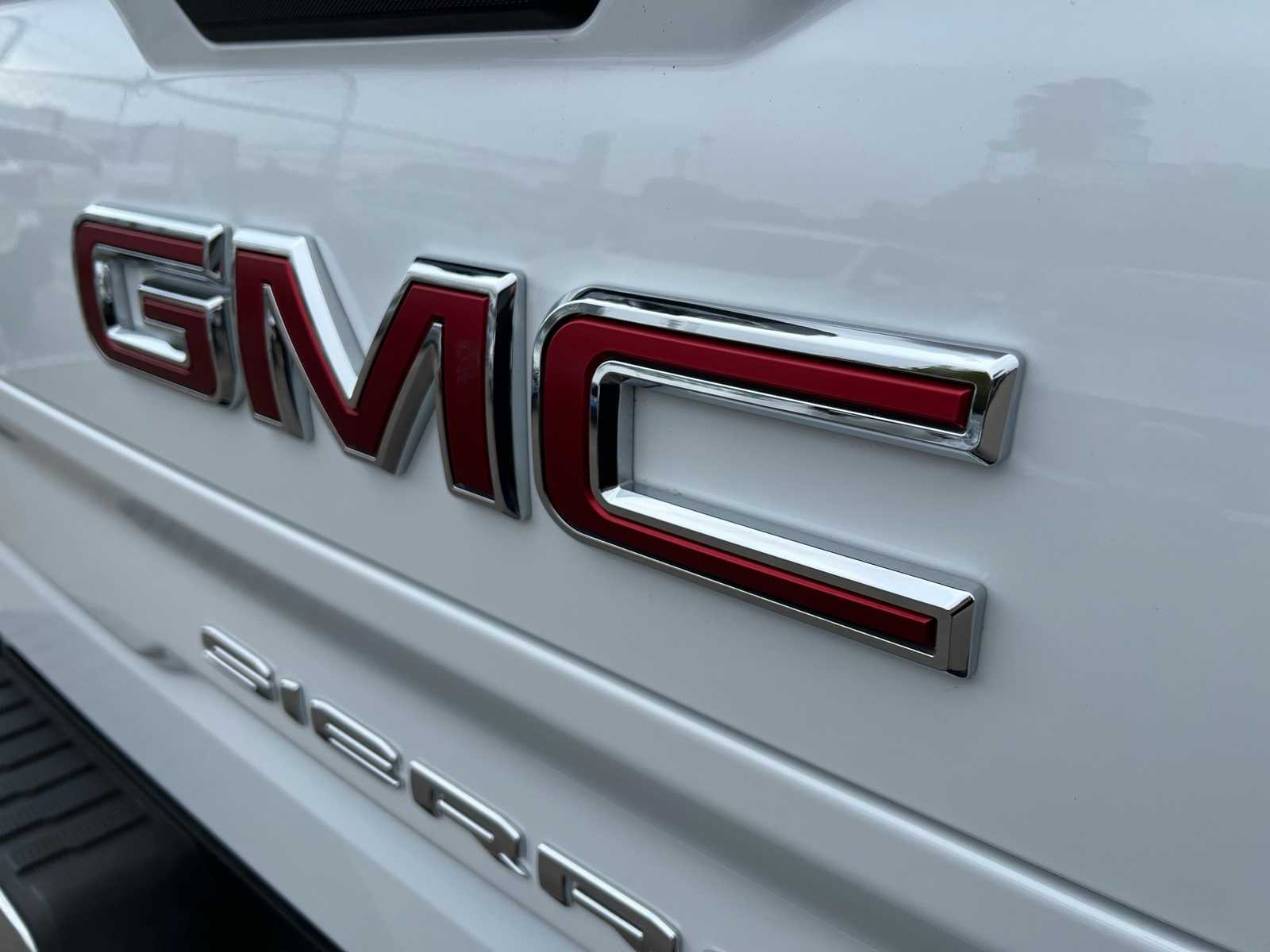 2025 Gmc Sierra 1500 SLT photo 3