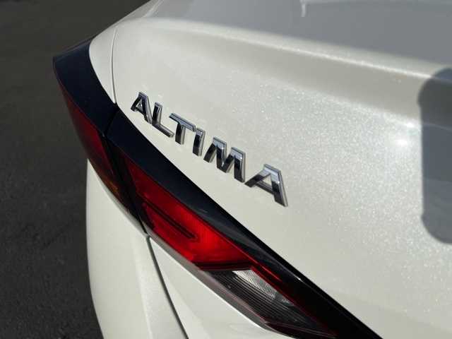 2022 Nissan Altima 2.5 SR 5