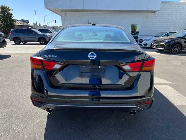 2022 Nissan Altima 2.5 SR 4