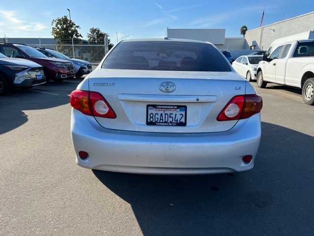 2010 Toyota Corolla LE 4