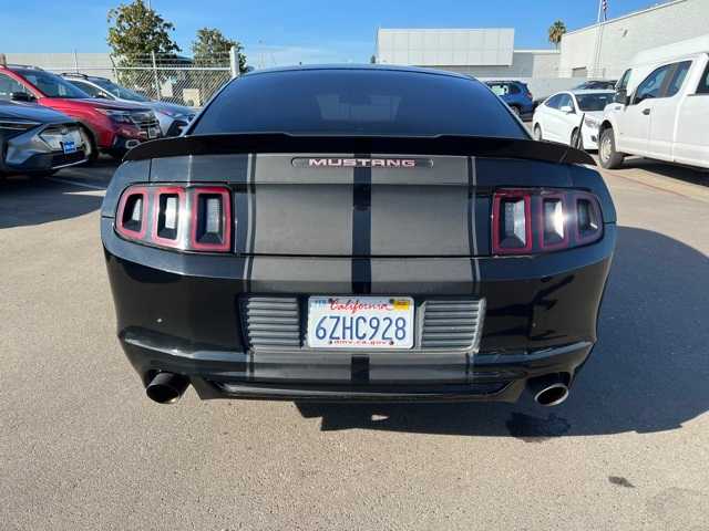 2014 Ford Mustang V6 4