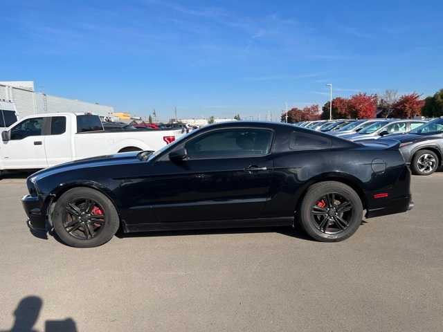 2014 Ford Mustang V6 2