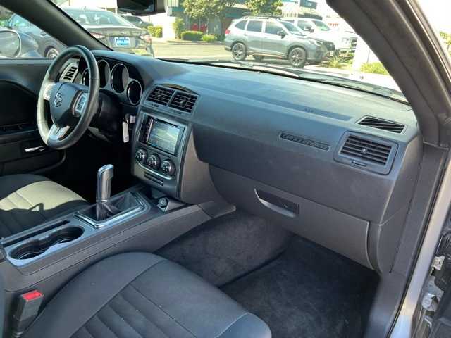 2014 Dodge Challenger R/T 26