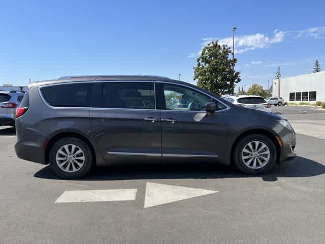 2018 Chrysler Pacifica Touring L 9