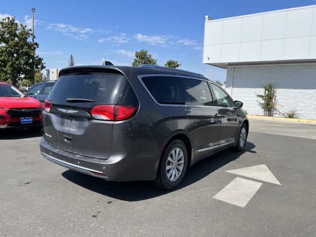 2018 Chrysler Pacifica Touring L 8