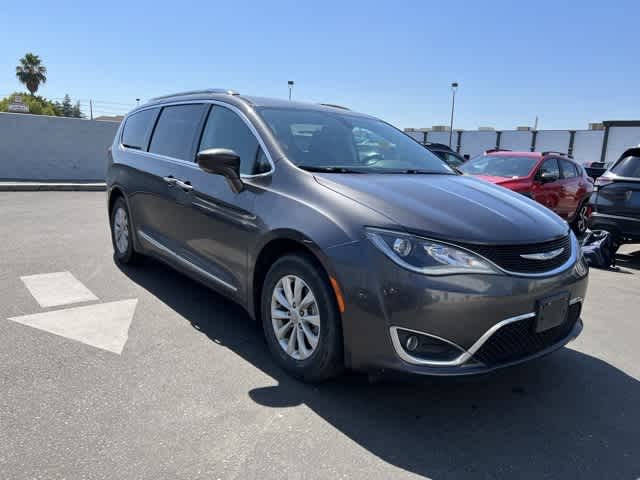 2018 Chrysler Pacifica Touring L 10