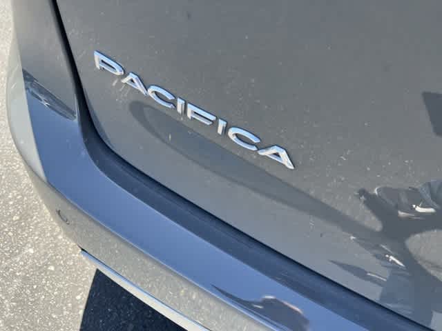 2022 Chrysler Pacifica Touring L 5