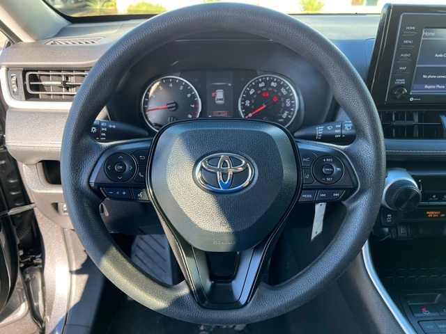 2022 Toyota RAV4 LE 34