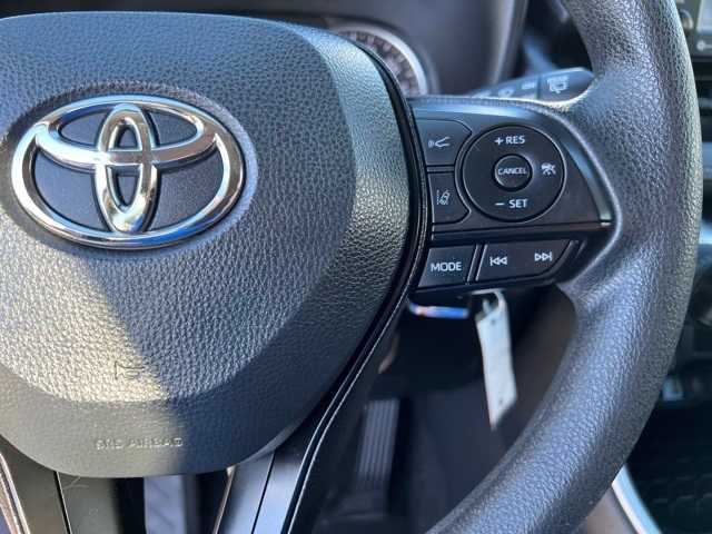 2022 Toyota RAV4 LE 36