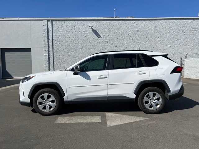 2019 Toyota RAV4 LE 2