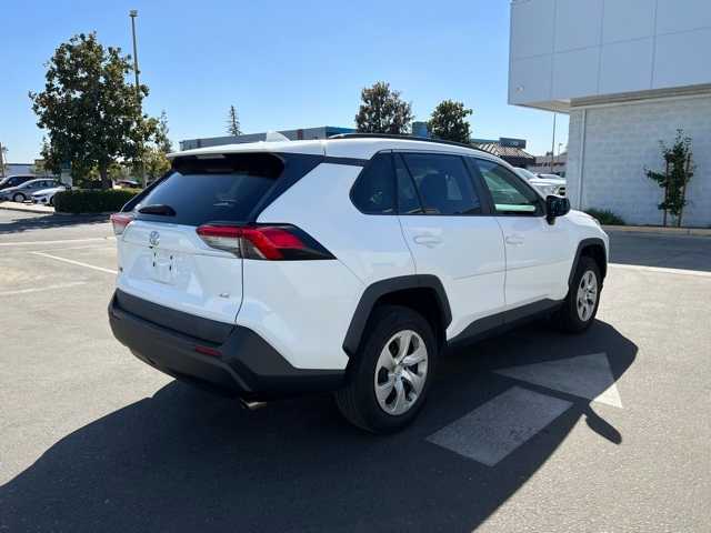 2019 Toyota RAV4 LE 9