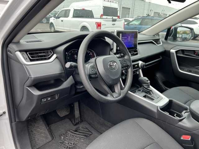 2024 Toyota RAV4 LE 14