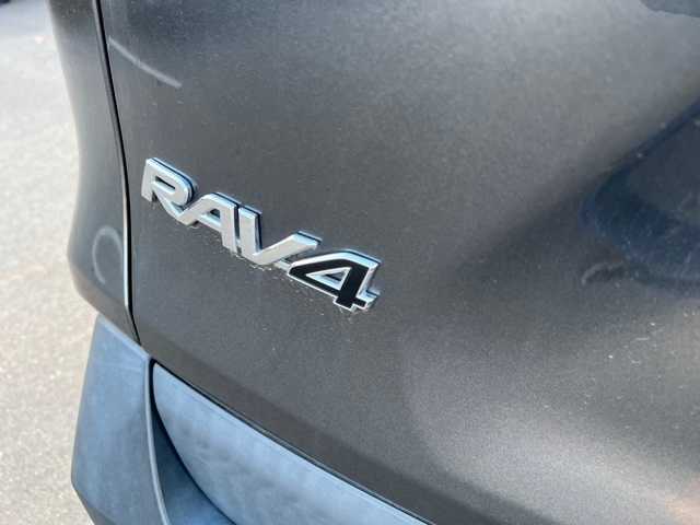 2021 Toyota RAV4 XLE 5