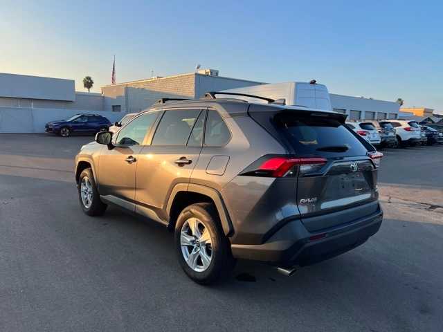 2021 Toyota RAV4 XLE 3