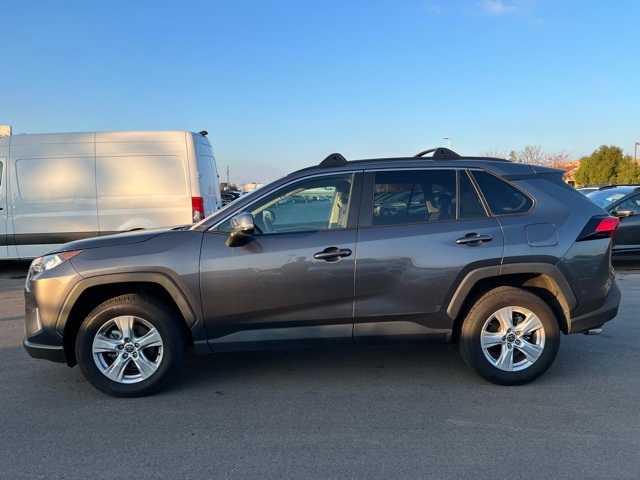 2021 Toyota RAV4 XLE 2