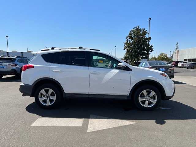 2013 Toyota RAV4 XLE 10