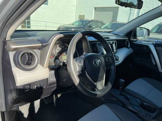 2015 Toyota RAV4 LE 12