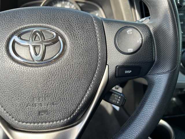 2015 Toyota RAV4 LE 36