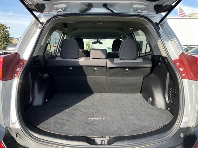 2015 Toyota RAV4 LE 8