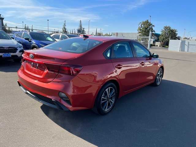 2023 Kia Forte LXS 8