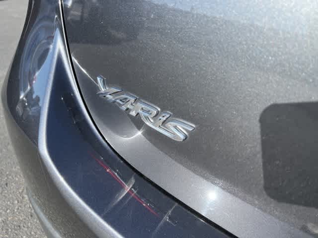 2020 Toyota Yaris Hatchback LE 5
