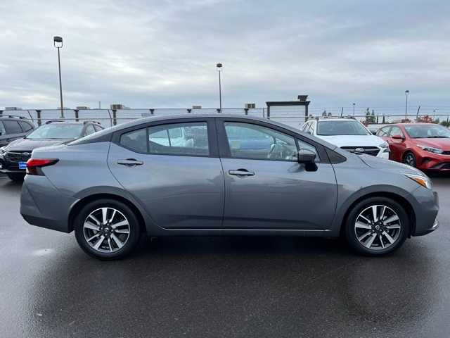 2021 Nissan Versa SV 10