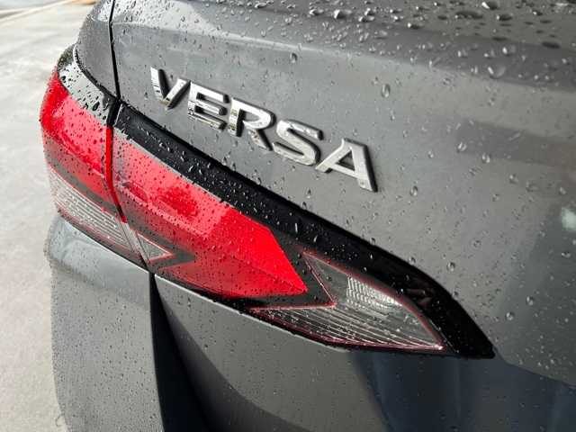 2020 Nissan Versa SV 5