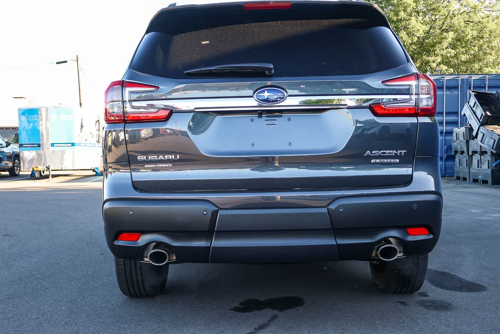 View vehicle photo 5