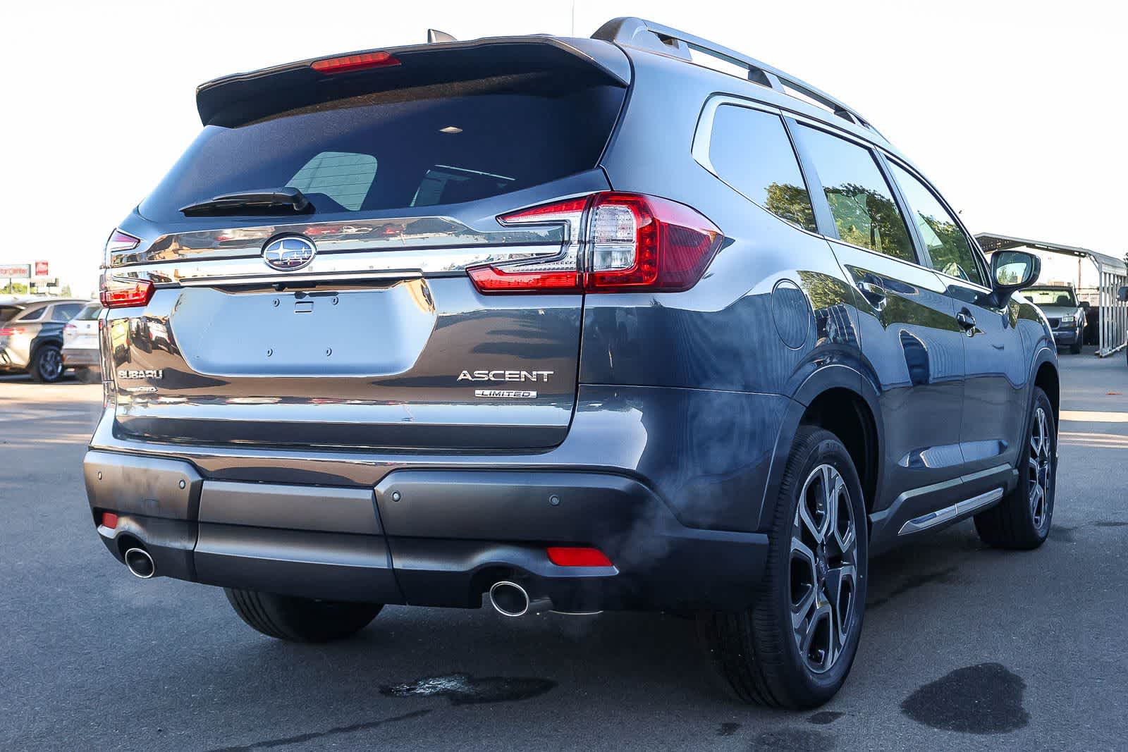 View vehicle photo 4