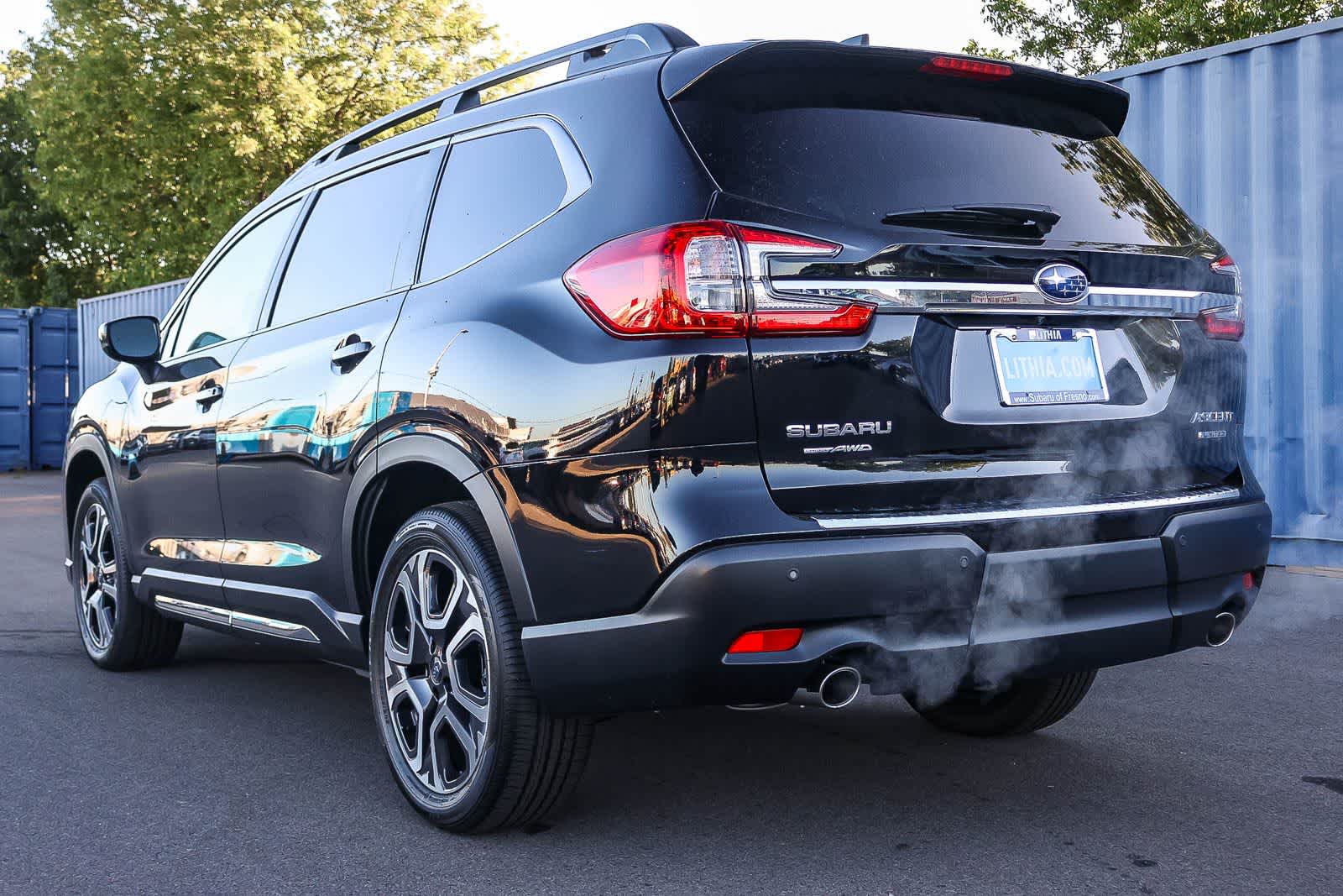 View vehicle photo 5