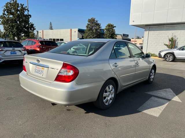 2004 Toyota Camry LE 8