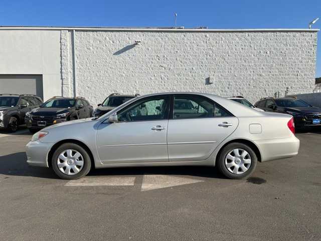 2004 Toyota Camry LE 2