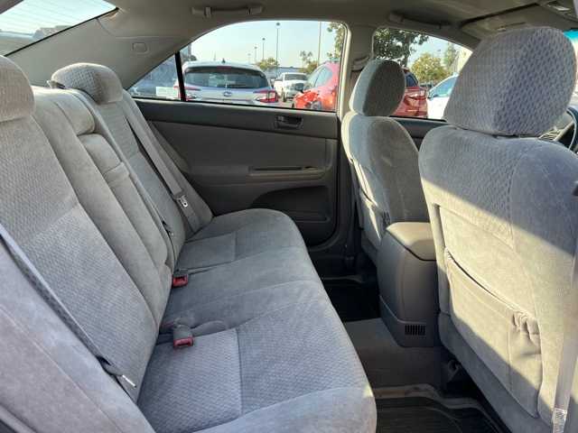 2004 Toyota Camry LE 22