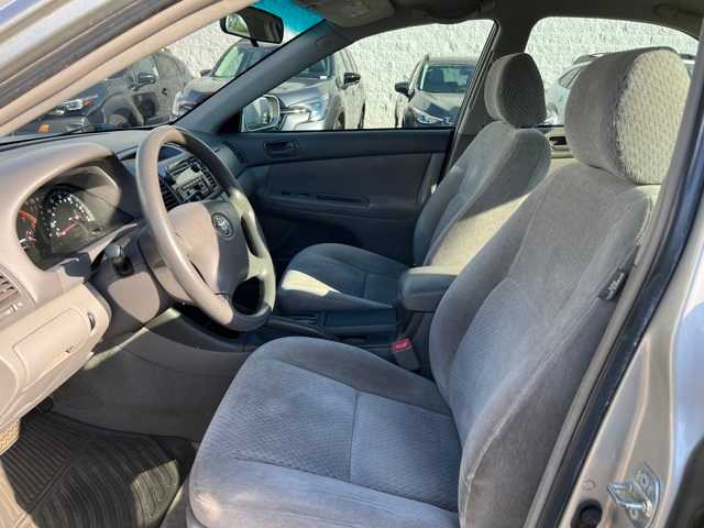 2004 Toyota Camry LE 14