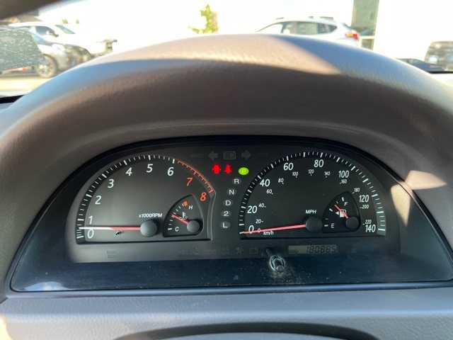 2004 Toyota Camry LE 34