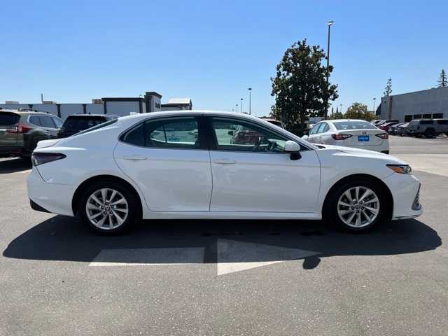 2022 Toyota Camry LE 9