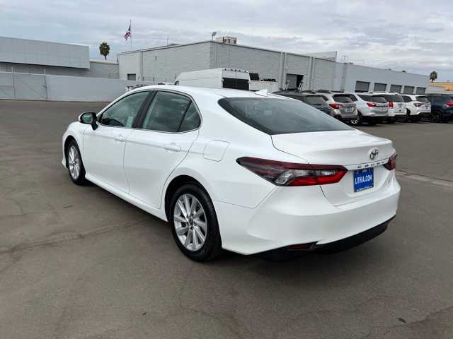 2022 Toyota Camry LE 3