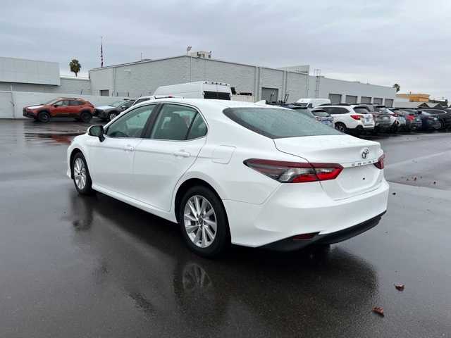 2023 Toyota Camry LE 3