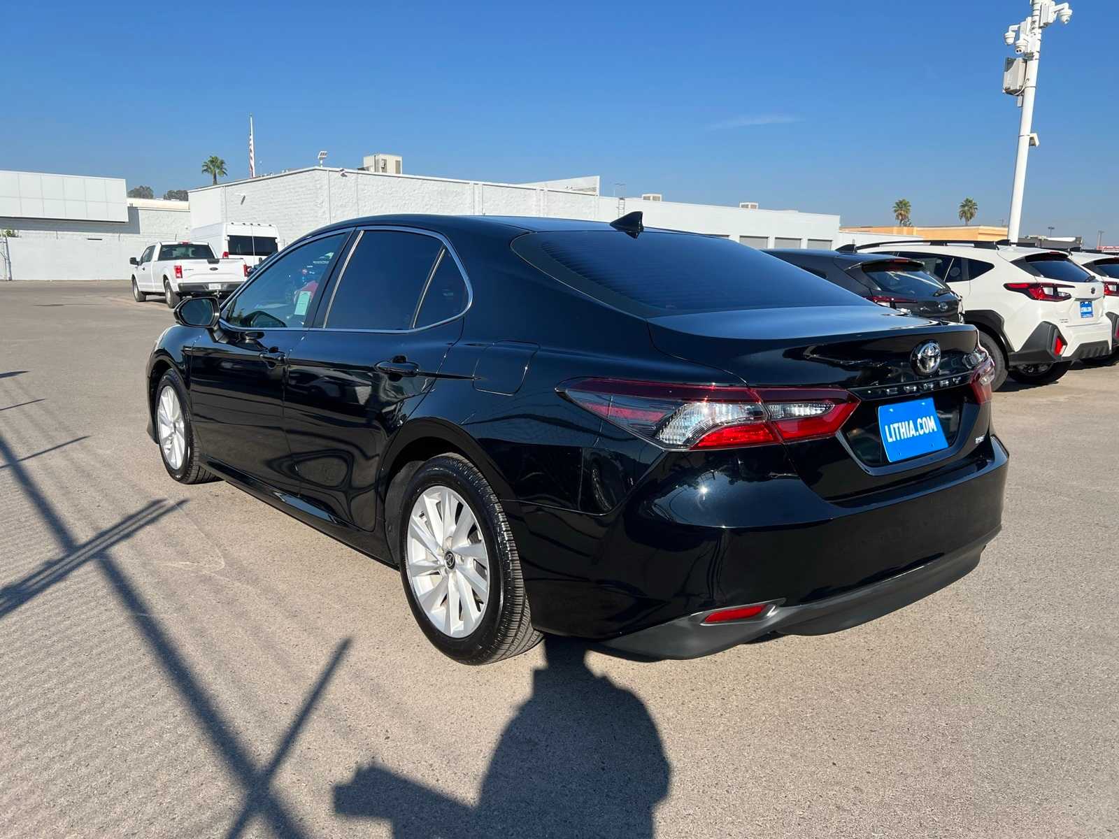 2022 Toyota Camry LE photo 3