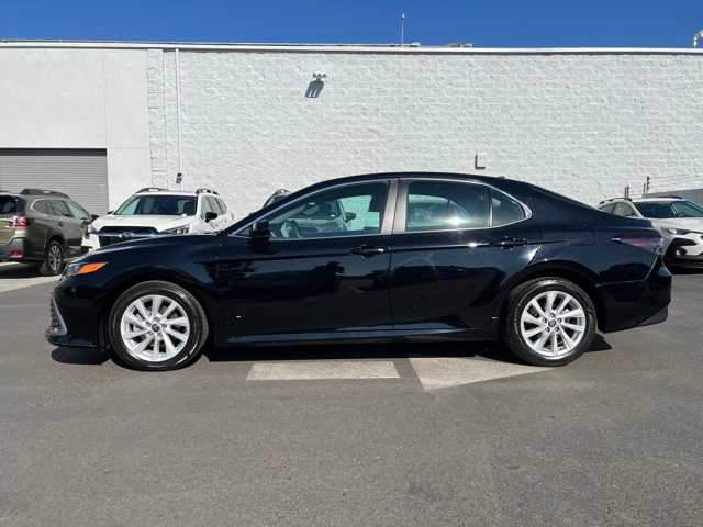 2022 Toyota Camry LE 2