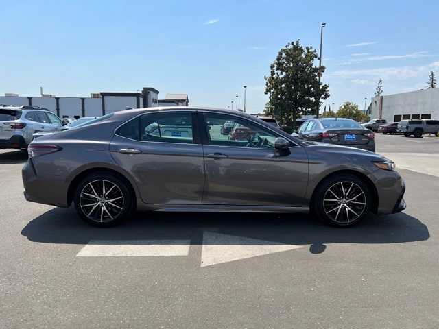 2021 Toyota Camry SE 9