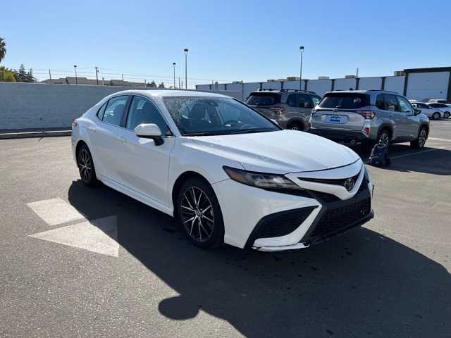 2022 Toyota Camry SE 10